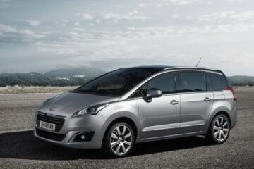 Peugeot 5008 se înnoiește