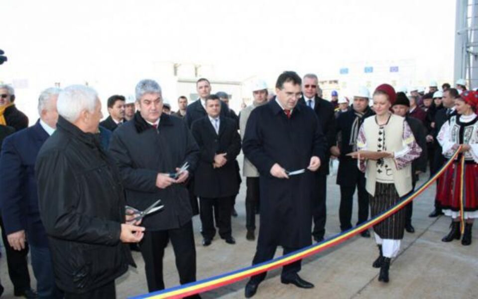 Vicepremierul Gabriel Oprea a inaugurat centrala de cogenerare de înaltă performanță construită de Loial. Foto: ADEVARUL