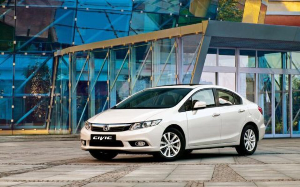 Honda Civic Sedan vrea să atragă clienții modelelor Jetta și Elantra