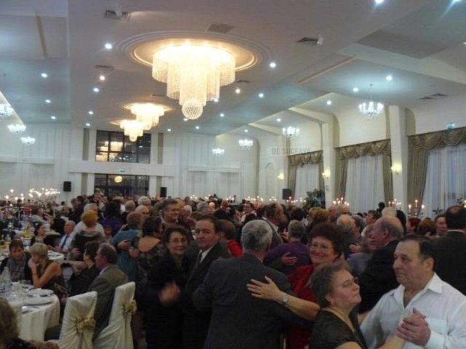 Casa de Ajutor Reciproc a Pensionarilor (CARP) Suceava organizează, pentru al șaptelea an consecutiv, Revelionul Pensionarilor Casa de Ajutor Reciproc a Pensionarilor (CARP) Suceava organizează, pentru al șaptelea an consecutiv, Revelionul Pensionarilor