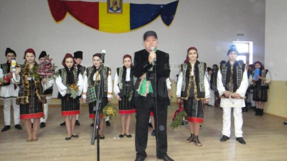 Obiceiuri de Crăciun și Anul Nou pe scena Căminului Cultural din Burla