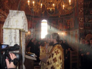 Hram la Mănăstirea Voroneț de ziua Sf. Daniil Sihastrul