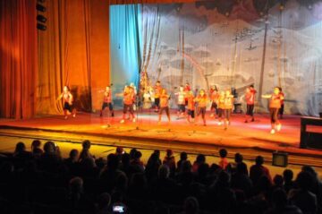 „Iarna a nins cu talente” în spectacolul de Crăciun organizat de Școala Gimnazială Nr. 1 din Suceava