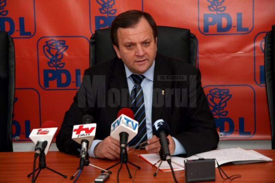Gheorghe Flutur: „Anul 2014 va găsi PDL pregătit pentru startul alegerilor europarlamentare și prezindențiale” Gheorghe Flutur: „Anul 2014 va găsi PDL pregătit pentru startul alegerilor europarlamentare și prezindențiale”