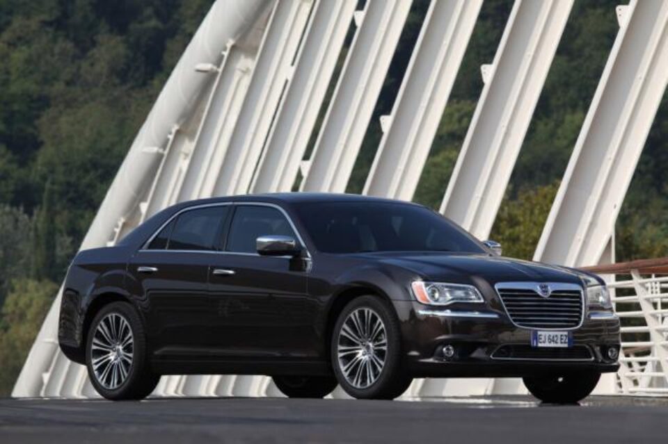 Lancia Thema rafinează imaginea limuzinei de lux