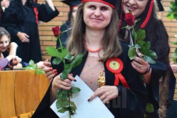 Magdalena Iurescu, șefa de promoție 2013 a Facultății de Litere Suceava