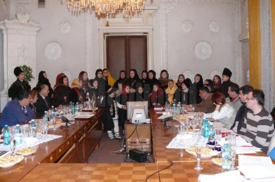 Colindători la Primăria Fălticeni