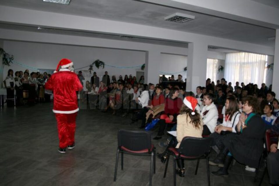 ,,Tradiții și obiceiuri de iarnă”, la Colegiul Tehnic ,,Samuil Isopescu”