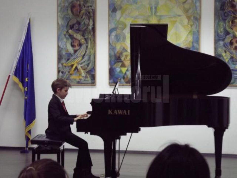 Concert de Crăciun al tinerelor talente, la Colegiul de Artă