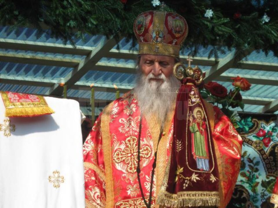 ÎPS Pimen: „Suntem datori să ne străduim să trăim în lumina credinței și învățăturii creștine”
