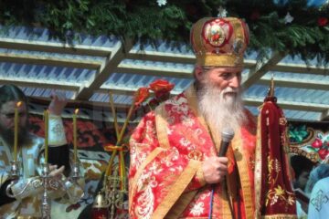 ÎPS Pimen: „Suntem datori să ne străduim să trăim în lumina credinței și învățăturii creștine”