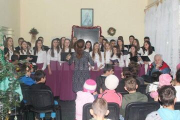 „Un Crăciun pentru fiecare”, acțiune caritabilă inițiată de elevii și profesorii Liceului Tehnologic „Ion Nistor” Vicovu de Sus