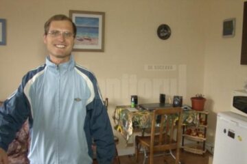 Adrian are acum casa lui, un loc de muncă și și-a regăsit familia