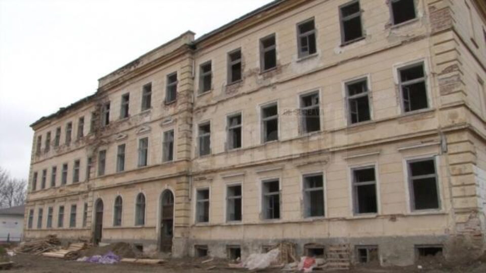 Ruinele fostului orfelinat al groazei