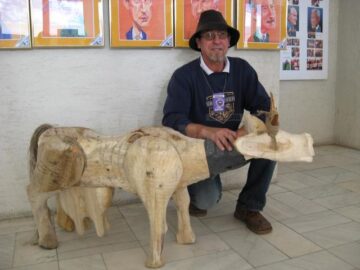 Meșterul care dă viață cioatelor și rădăcinilor
