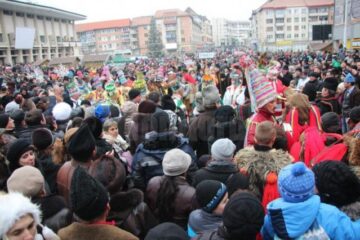 Furtul a avut loc în timpul spectacolului de datini din centrul Sucevei