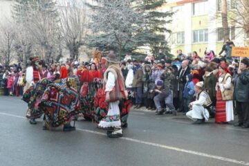 A XVII-a ediție a Festivalului Național de Datini și Obiceiuri de Iarnă „Porniți Plugul, Feți Frumoși!”