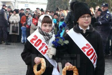 A XVII-a ediție a Festivalului Național de Datini și Obiceiuri de Iarnă „Porniți Plugul, Feți Frumoși!”