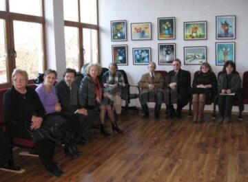 Vernisajul unei expoziții de pictură realizată de artistul plastic Radu Bercea