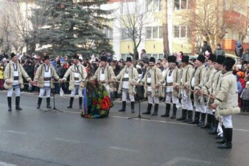 A XVII-a ediție a Festivalului Național de Datini și Obiceiuri de Iarnă „Porniți Plugul, Feți Frumoși!”