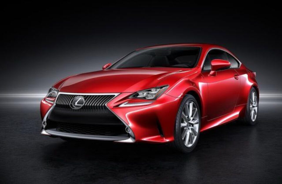 Lexus va dezvălui în ianuarie noul RC-F