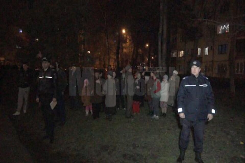 Locatarii evacuați din bloc