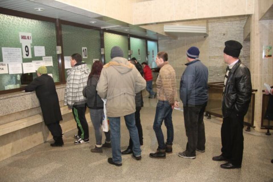 Zeci de suceveni și-au plătit luni taxele locale