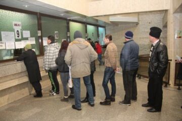Zeci de suceveni și-au plătit luni taxele locale