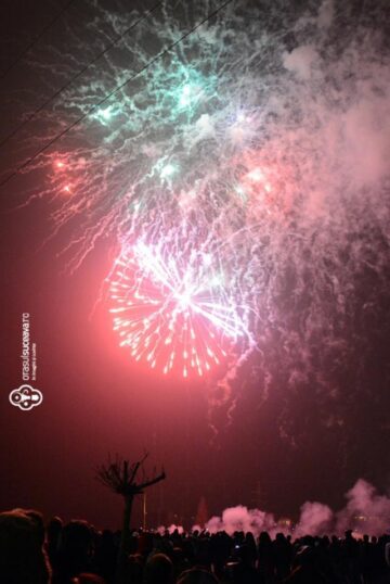 Peste 10.000 de suceveni au sărbătorit Revelionul în aer liber, cu muzică și focuri de artificii