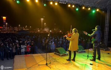 Peste 10.000 de suceveni au sărbătorit Revelionul în aer liber, cu muzică și focuri de artificii