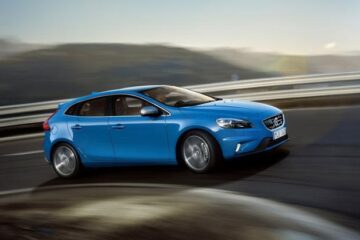 Volvo V40 îmbracă elementele sportive ale pachetului R-Design