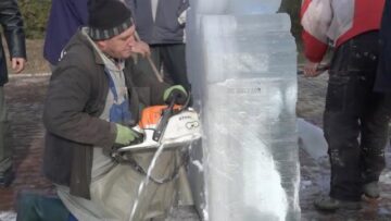 Obiceiul construirii crucilor de gheață, înainte de Bobotează, la Bosanci, este vechi de peste 140 de ani