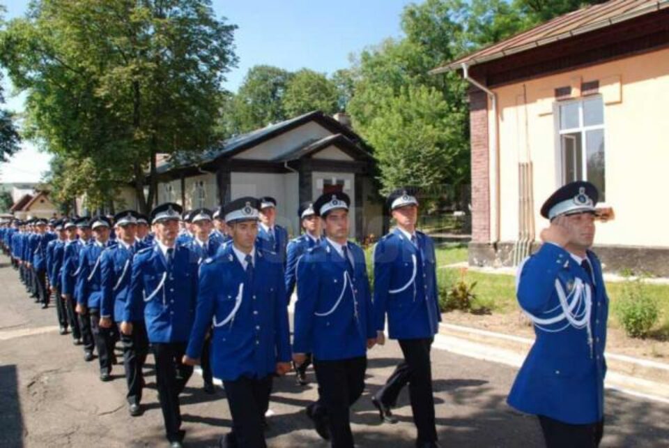 Elevi ai Școlii Militare de Subofițeri Jandarmi Fălticeni