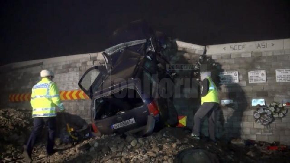 Din cauza ceții un tânăr de 21 de ani din Todirești a intrat cu mașina în zid și a murit Din cauza ceții un tânăr de 21 de ani din Todirești a intrat cu mașina în zid și a murit