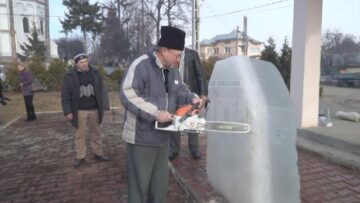 Obiceiul construirii crucilor de gheață, înainte de Bobotează, la Bosanci, este vechi de peste 140 de ani