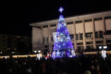 Luminile de sărbătoare din municipiul Suceava vor fi menținute încă șase zile