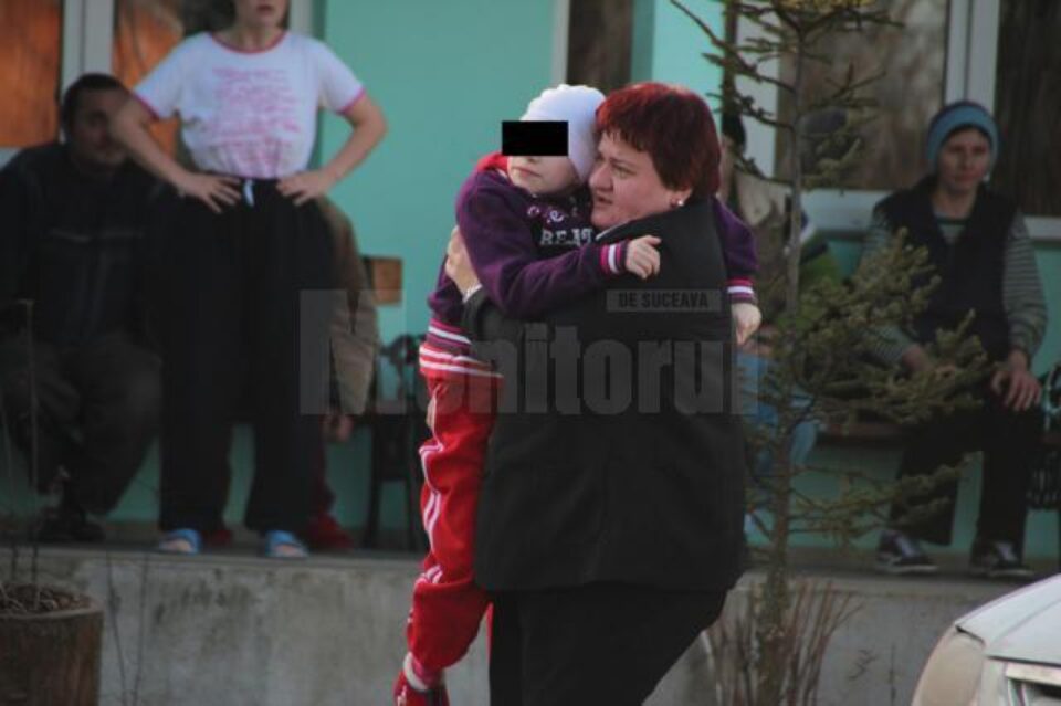 Adina va face kinetoterapie și ergoterapie și va fi supravegheată de personal medical calificat