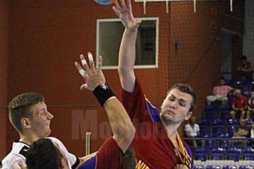 Daniel Bălan (în săritură, cu fața) a venit în probe la Suceava