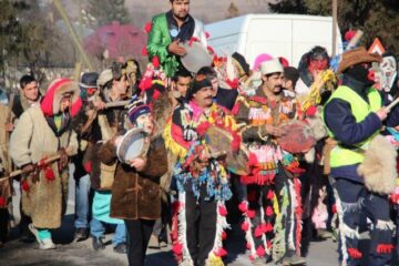 Festivalul Obiceiurilor de Iarnă de la Drăgușeni întâmpină Anul Nou pentru creștinii ortodocși de rit vechi