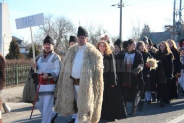 Festivalul Obiceiurilor de Iarnă de la Drăgușeni întâmpină Anul Nou pentru creștinii ortodocși de rit vechi