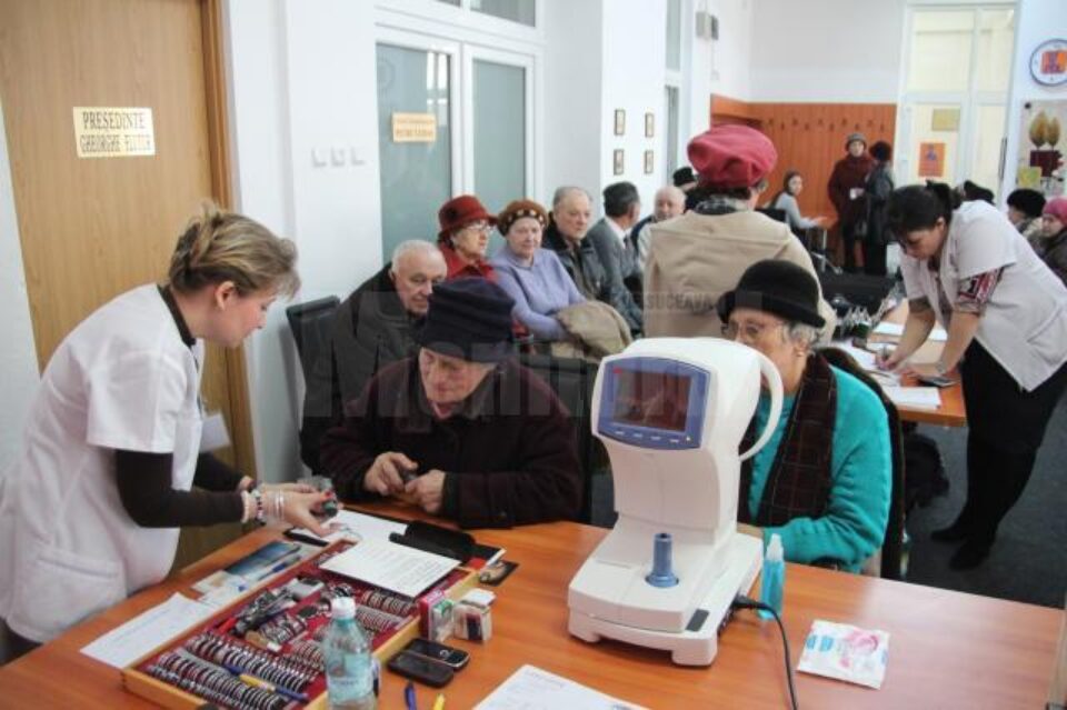 Consultații oftalmologice gratuite oferite de femeile din PDL Suceava