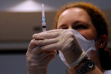 A doua tranșă de vaccin antigripal gratuit va ajunge joi la DSP Suceava. Foto: MEDIAFAX