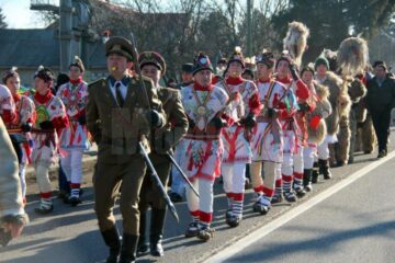 Festivalul Obiceiurilor de Iarnă de la Drăgușeni întâmpină Anul Nou pentru creștinii ortodocși de rit vechi