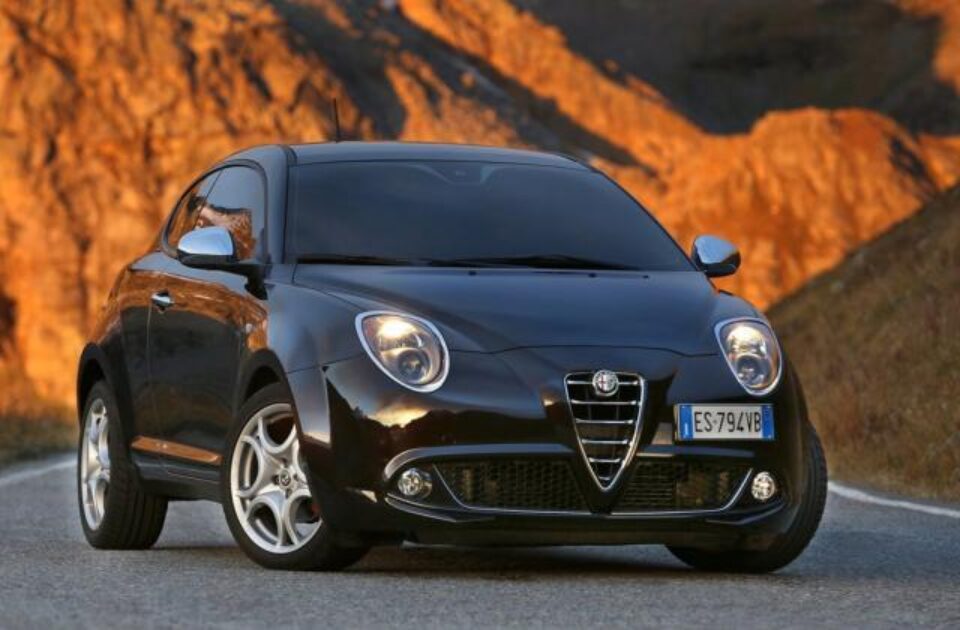 Alfa Romeo Mi.To este echipat cu un propulsor turbo de 105 CP