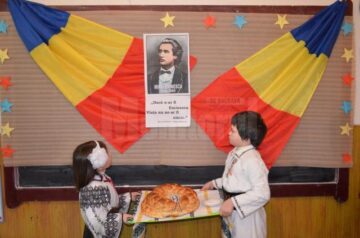 “Dor de Eminescu”, activitatea realizată de elevii și profesorii școlii din Călinești-Enache