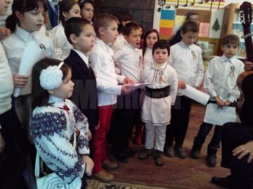 “Dor de Eminescu”, activitatea realizată de elevii și profesorii școlii din Călinești-Enache
