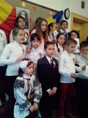 “Dor de Eminescu”, activitatea realizată de elevii și profesorii școlii din Călinești-Enache