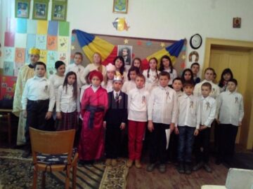 “Dor de Eminescu”, activitatea realizată de elevii și profesorii școlii din Călinești-Enache