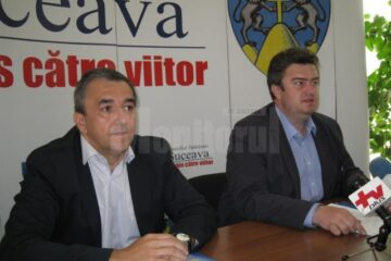 Prefectul Florin Sinescu și președintele Consiliului Județean Suceava, Cătălin Nechifor