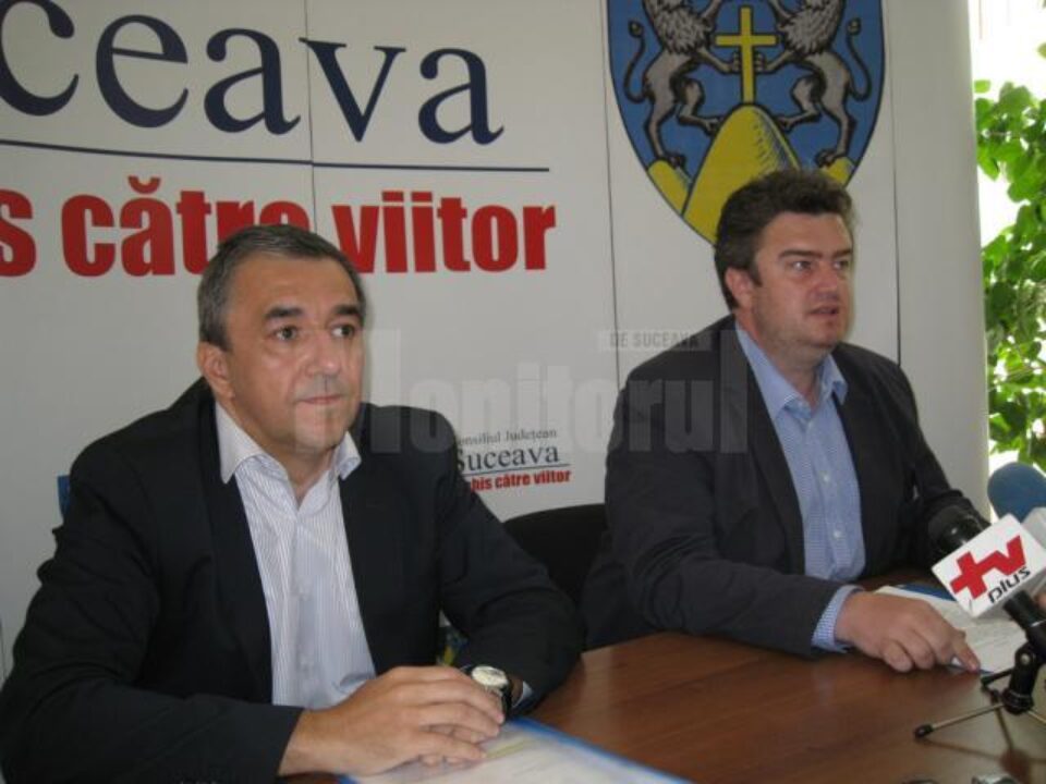 Prefectul Florin Sinescu și președintele Consiliului Județean Suceava, Cătălin Nechifor Prefectul Florin Sinescu și președintele Consiliului Județean Suceava, Cătălin Nechifor